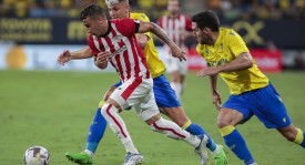 巴萨纽卡对决：莱万进球，中场核心成关键，神秘球星闪耀逆转获胜